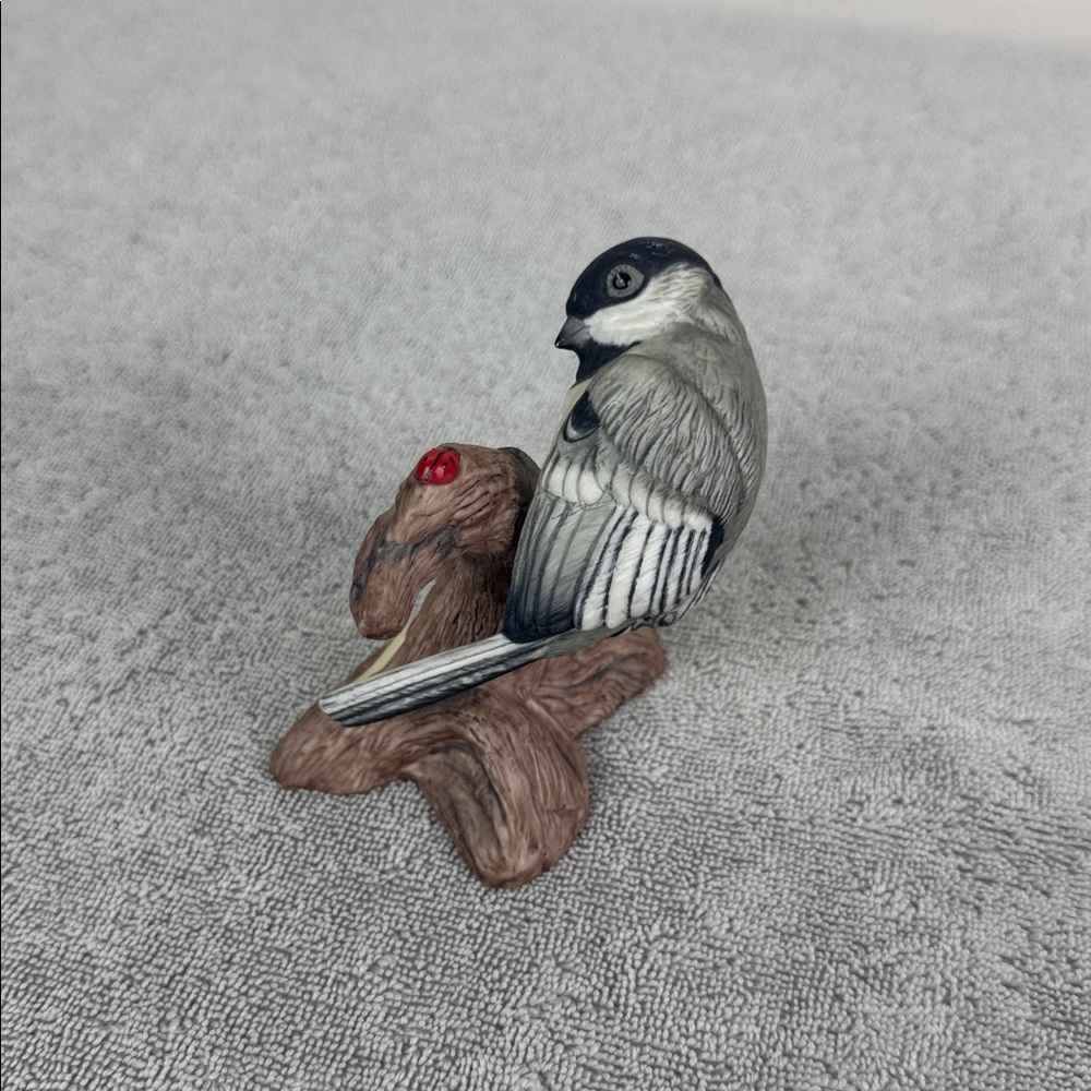 Boehm Figurine Vintage Chickadee On Branch with Ladybug #40257 Made USA Nature - Picture 6 of 9
